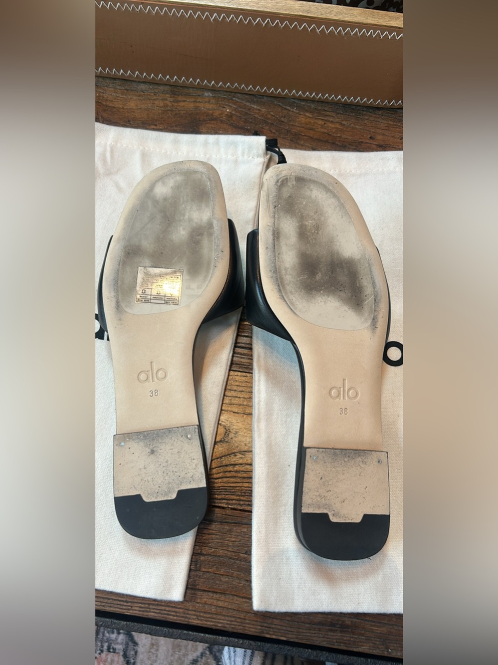 EUC Women’s ALO Atelier Black Leather Flat Sandals Slides 8 - Picture 7 of 11